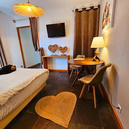 Au Refuge Des 3 Ours - D'hotes Et Essuiles-Saint-Rimault