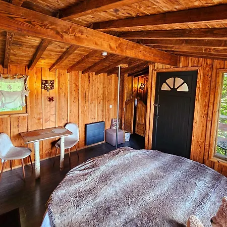 Konukevi Au Refuge Des 3 Ours - D'hotes Et