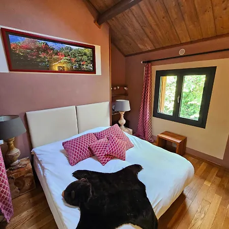 Au Refuge Des 3 Ours - D'hotes Et Bed and Breakfast