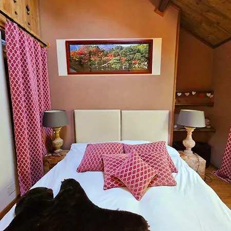 Konukevi Au Refuge Des 3 Ours - D'hotes Et 3*