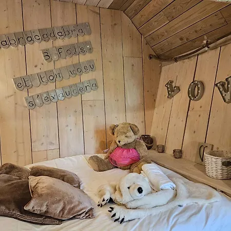 Au Refuge Des 3 Ours - D'hotes Et Bed and Breakfast 3*