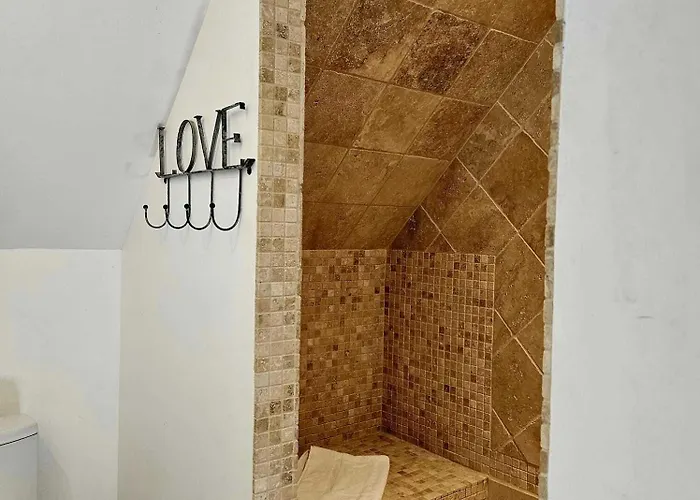 Au Refuge Des 3 Ours - D'hôtes Et Couette-café