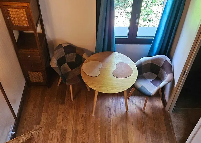 Au Refuge Des 3 Ours - D'hotes Et Montreuil-sur-Breche