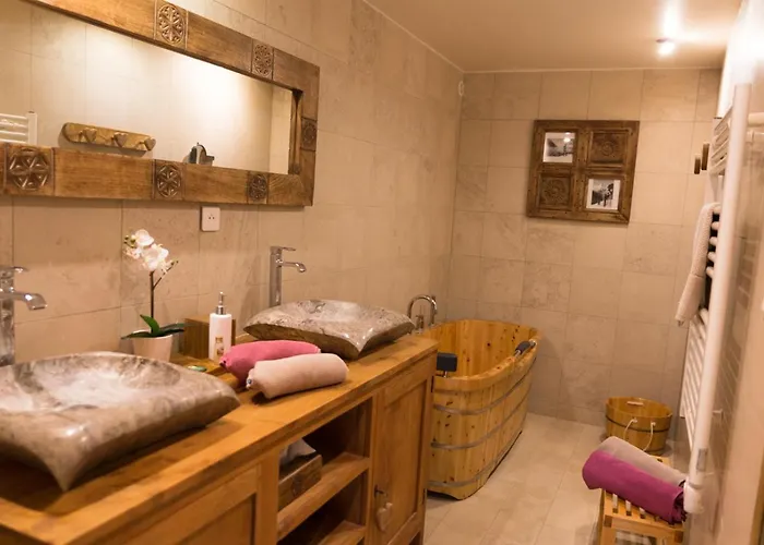 Au Refuge Des 3 Ours - D'hotes Et Bed & Breakfast