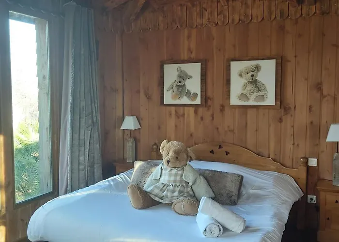 Au Refuge Des 3 Ours - D'hotes Et Bed & Breakfast 3*