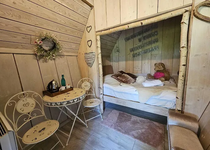 Au Refuge Des 3 Ours - D'hotes Et Bed & Breakfast 3*