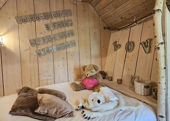 Au Refuge Des 3 Ours - D'hotes Et Bed & Breakfast 3*